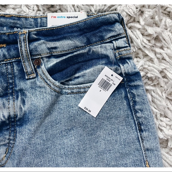 NWT Old Navy Denim Shorts - Picture 3 of 5